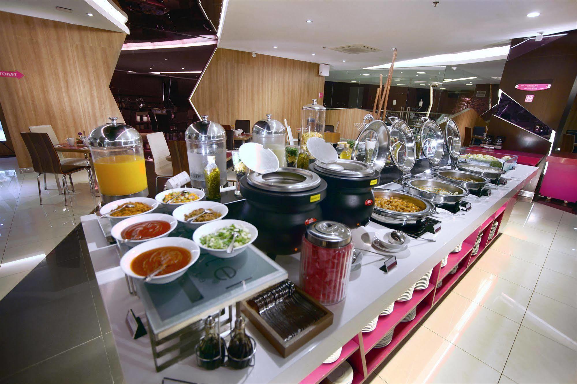Favehotel Ltc Glodok Jakarta Eksteriør billede